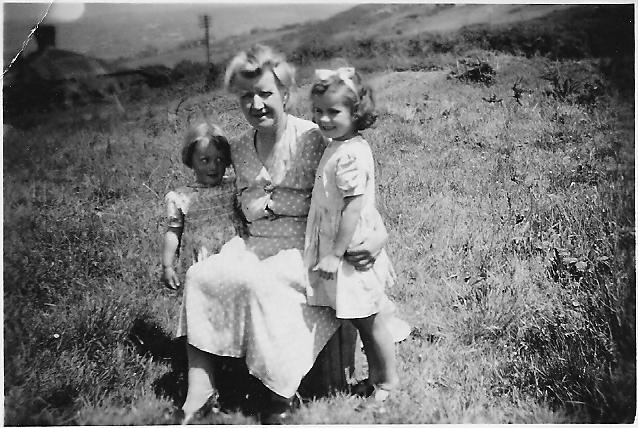 Vivian with Gran and Dawn
